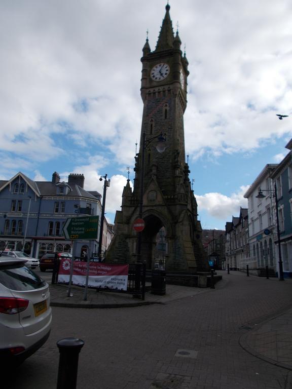The White Lion Hotel Machynlleth Exteriör bild